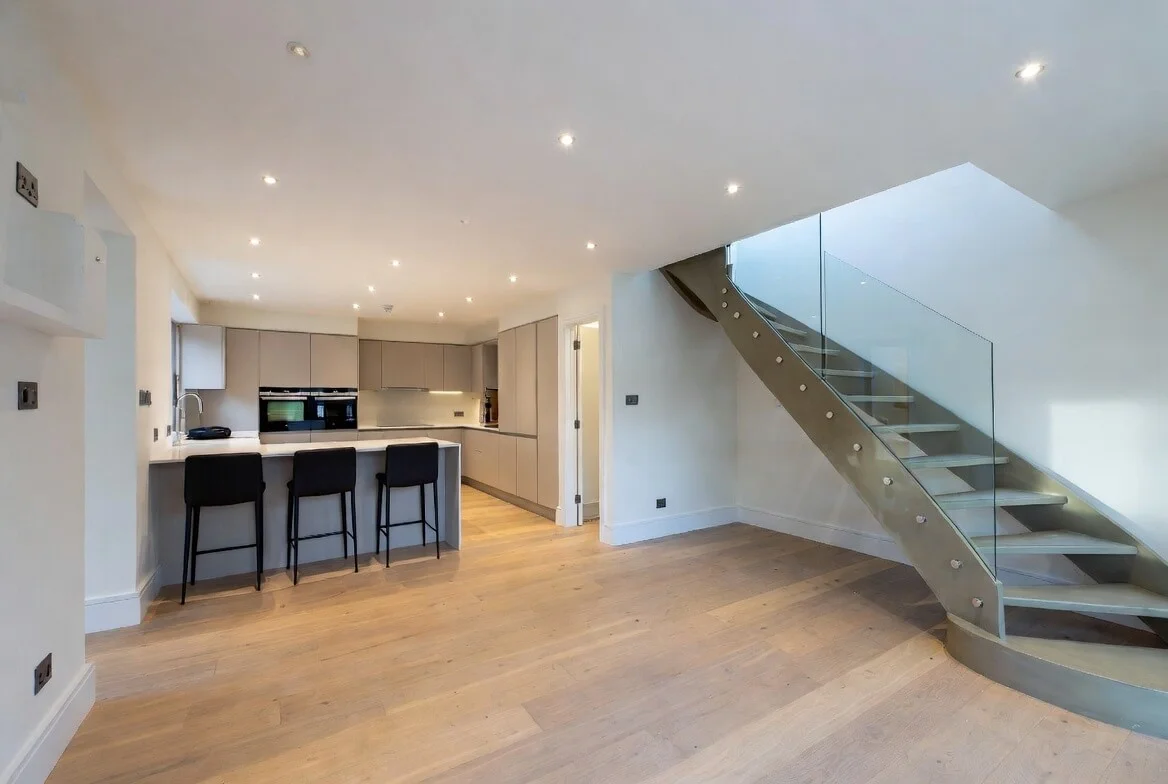 Luxury home renovation in Berkshire featuring open plan layout and modern kitchen upgrade by AA Contractor
